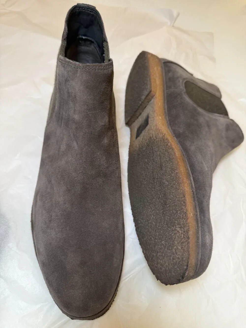 Vince Mens Gray Suede Chelsea